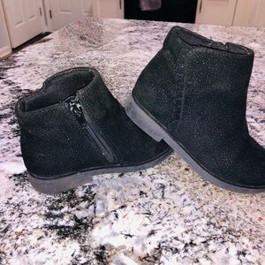 Olive & Edie Girls Sparkle Boots. Size 9.